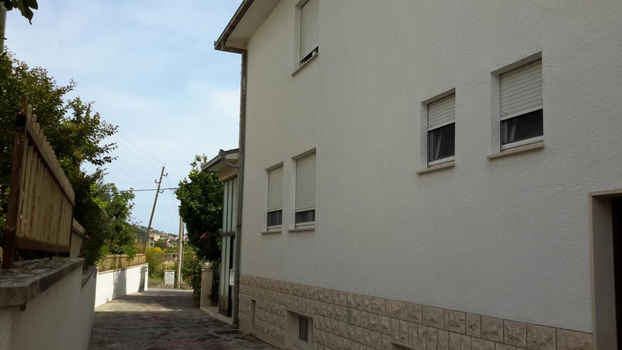 Arya Apartment Podstrana Bagian luar foto